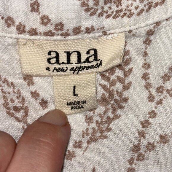 a.n.a. A New Approach White & Tan Floral Button-Up - Size L - Picture 3 of 8